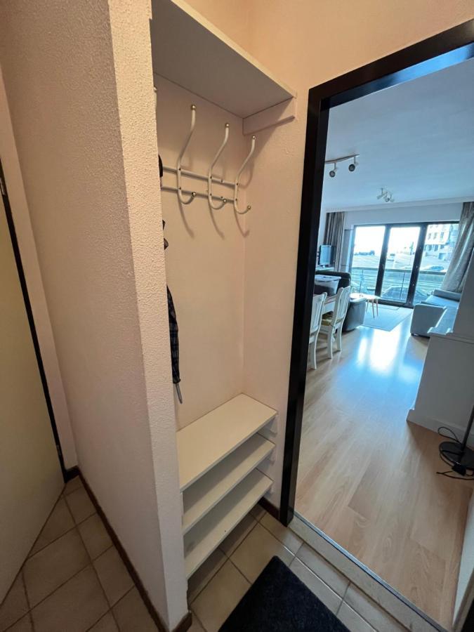 Frontaal Zeezicht In Appartement De Strandjutter ออสเทนด์ ภายนอก รูปภาพ